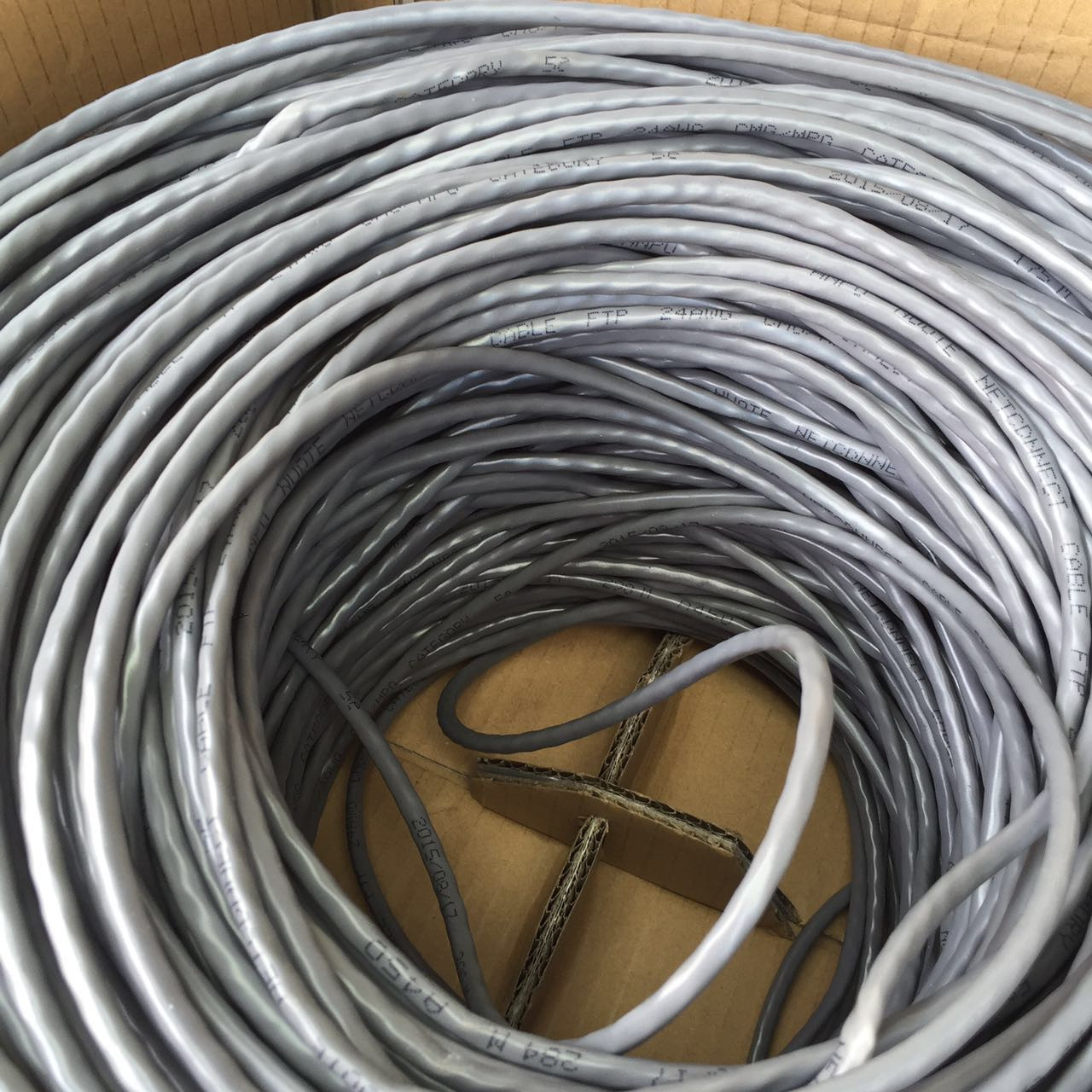 安普A450超五类非屏蔽双绞线 构建稳定高效的网络基石